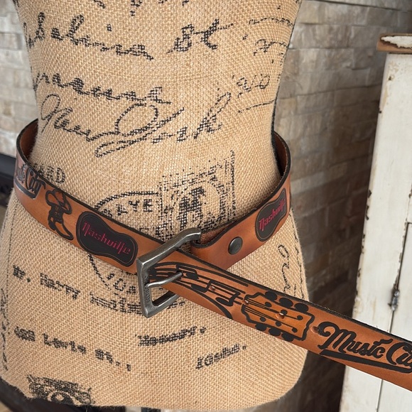 Brown leather Music City Nashville TN belt silver buckle boots cowboy guitar - Picture 5 of 15